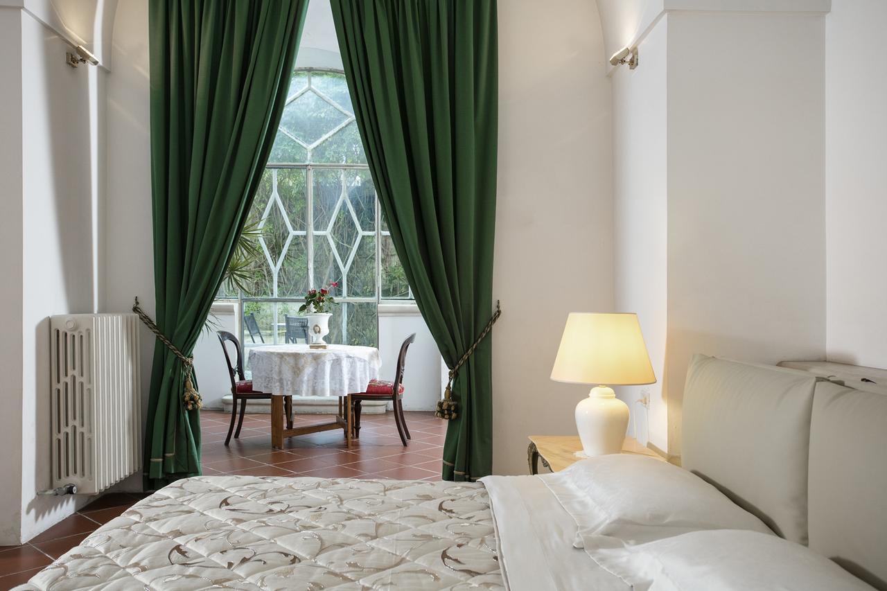 Antica Villa La Viola, Suite With Private Pool เลชเช ภายนอก รูปภาพ